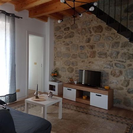 Casa Vacanze Borgo Gulini Da Anna Петралія-Сопрана Екстер'єр фото